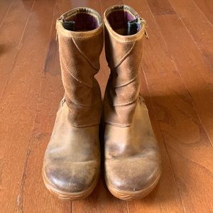 RARE Sorel mid-calf boot